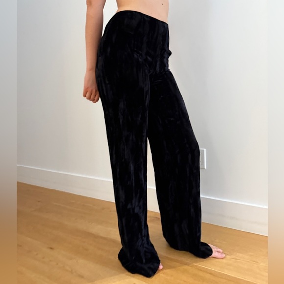 BETSEY JOHNSON BLACK CRUSHED VELVET WIDE LEG HIGH WAIST PANTS-2 - Picture 8 of 17